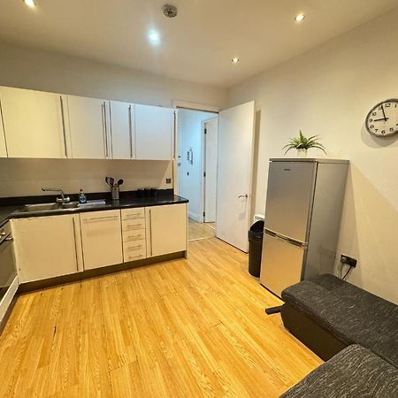 Comfortable - Cosy - Budget Studios In City Center Лондон Екстер'єр фото