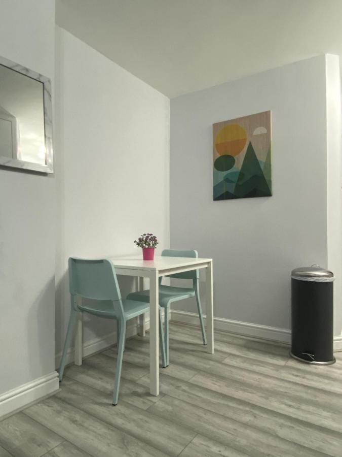 Comfortable - Cosy - Budget Studios In City Center Лондон Екстер'єр фото