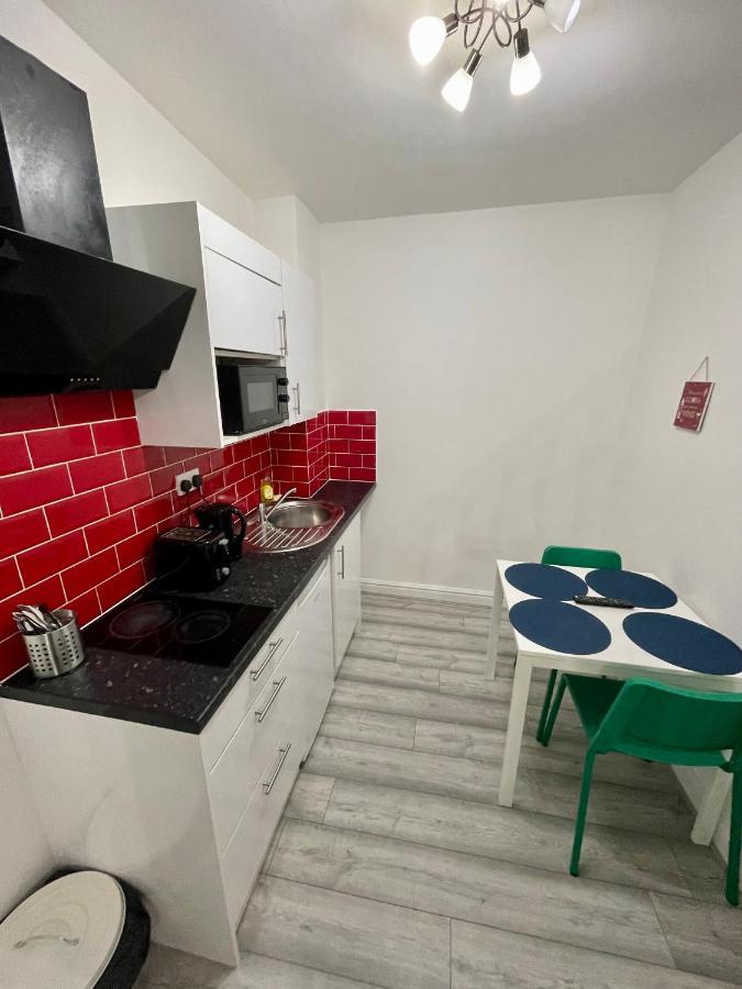 Comfortable - Cosy - Budget Studios In City Center Лондон Екстер'єр фото