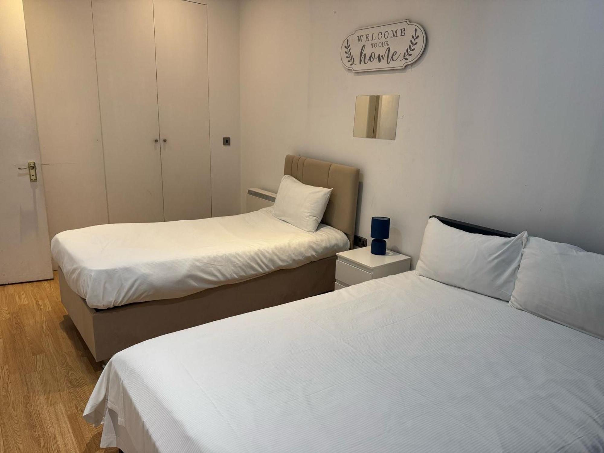Comfortable - Cosy - Budget Studios In City Center Лондон Екстер'єр фото