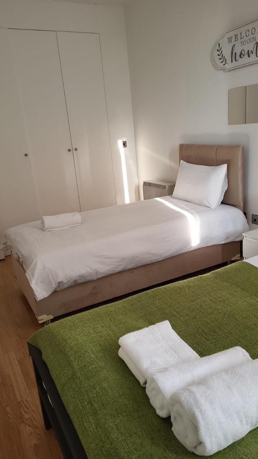 Comfortable - Cosy - Budget Studios In City Center Лондон Екстер'єр фото